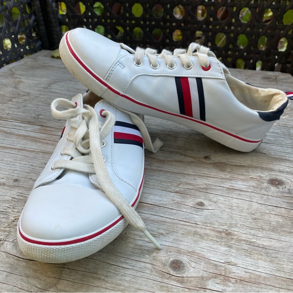 Tommy Hilfiger shoes size 4 unisex - Picture 5 of 9